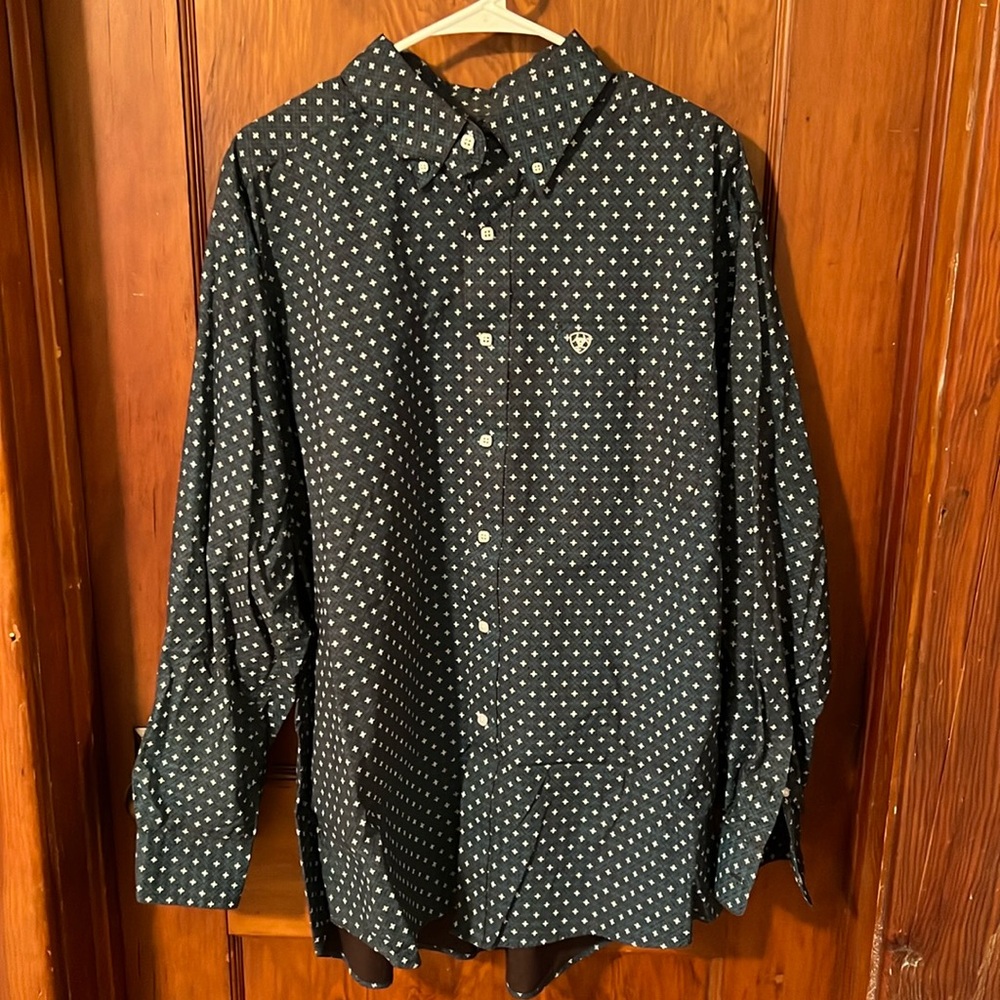 Men’s ARIAT XL button down